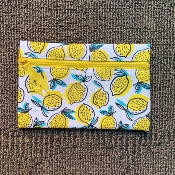 Handbags - Lemon print pouch 🍋
